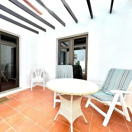 Bungalow Para Nudistas Con Estupenda Vista A La Piscina, Cerca De Playa