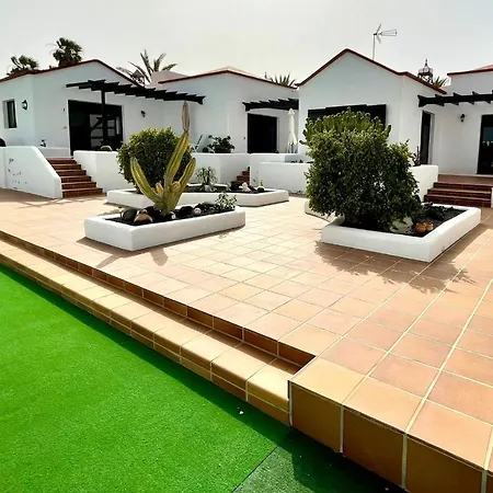 Bungalow Para Nudistas Con Estupenda Vista A La Piscina, Cerca De Playa *