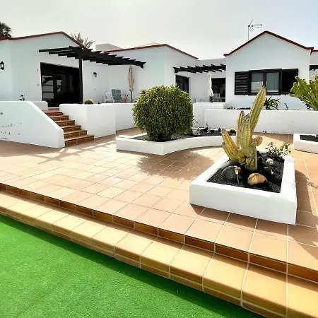 Bungalow Para Nudistas Con Estupenda Vista A La Piscina, Cerca De Playa *