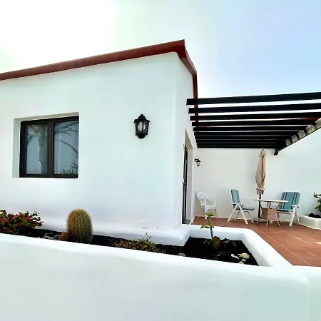 Bungalow Para Nudistas Con Estupenda Vista A La Piscina, Cerca De Playa