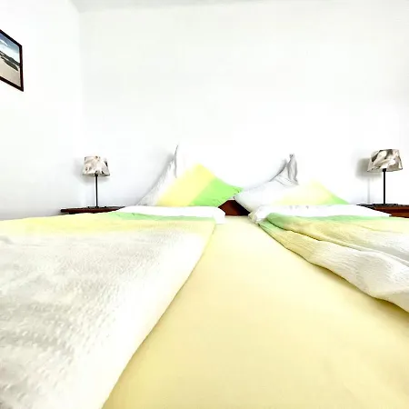 Bungalow Para Nudistas Con Estupenda Vista A La Piscina, Cerca De Playa *