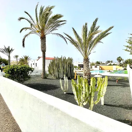 Bungalow Para Nudistas Con Estupenda Vista A La Piscina, Cerca De Playa *